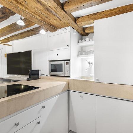Caprice Amour Apartment Paris Bagian luar foto