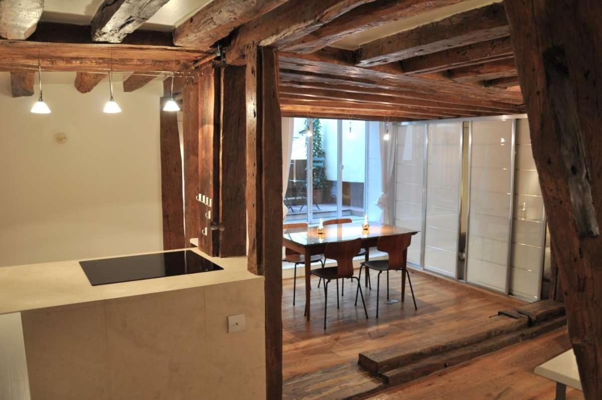 Caprice Amour Apartment Paris Bagian luar foto